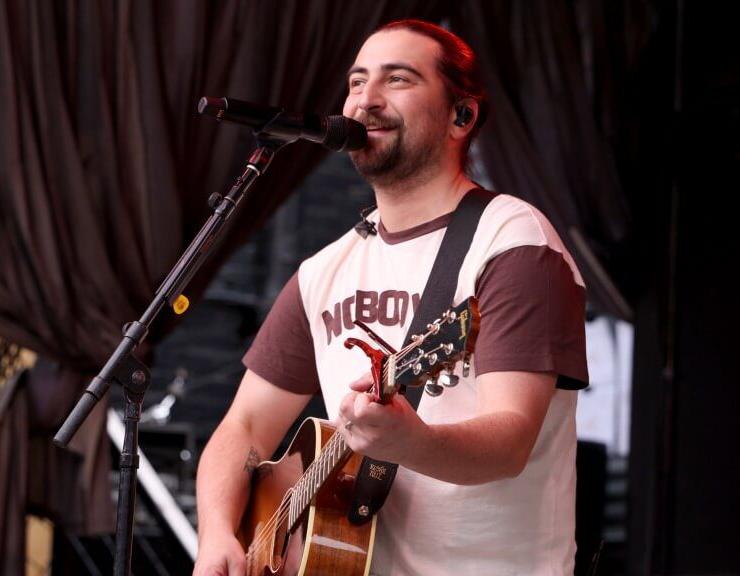 Noah Kahan Embraces Furry Community During Pittsburgh Concert