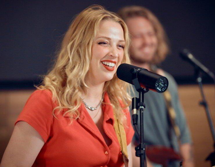 Watch Elizabeth Moen’s Paste Session at Solid Sound