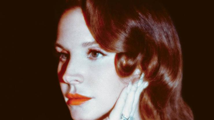 Lana Del Rey Updates Fans on 'Stove' Progress